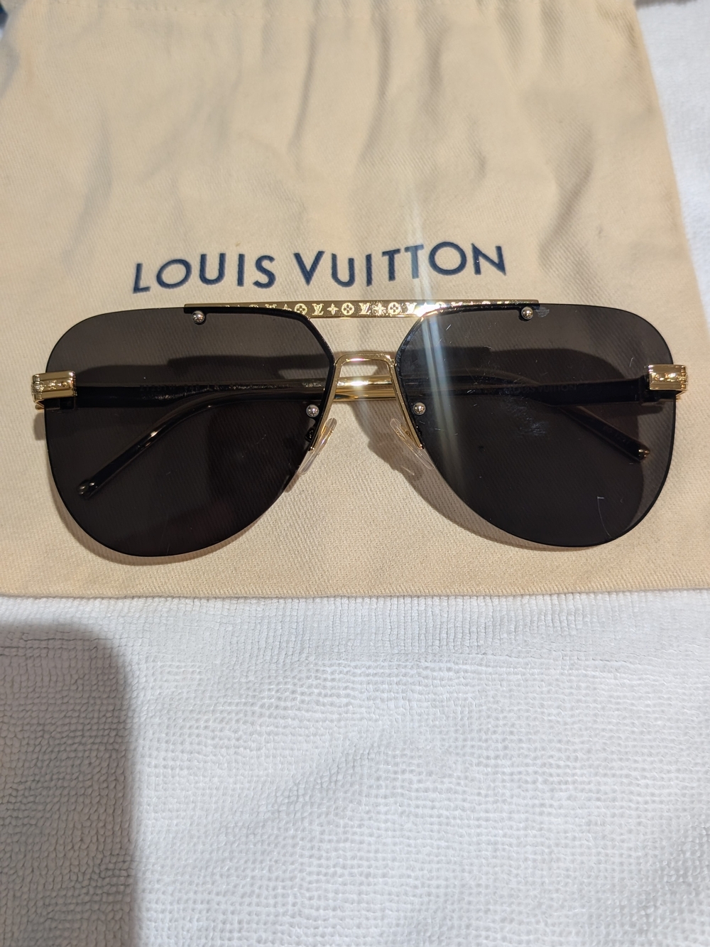 Louis Vuitton Men's Gold Frame Sunglasses with Black Lenses